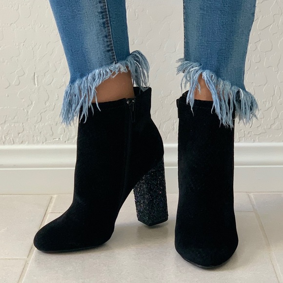 Velvet Textured Glittering Block Heel Ankle Boot - Picture 4 of 7